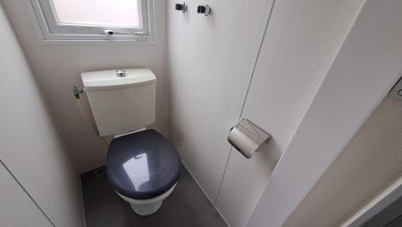Toilet_Tiny_House